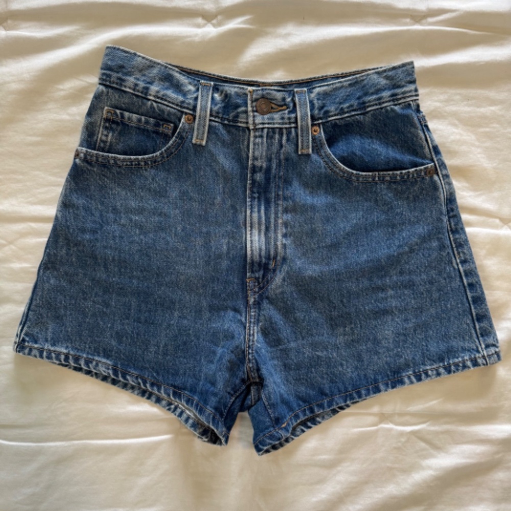 Levi's High Waisted Mom Shorts